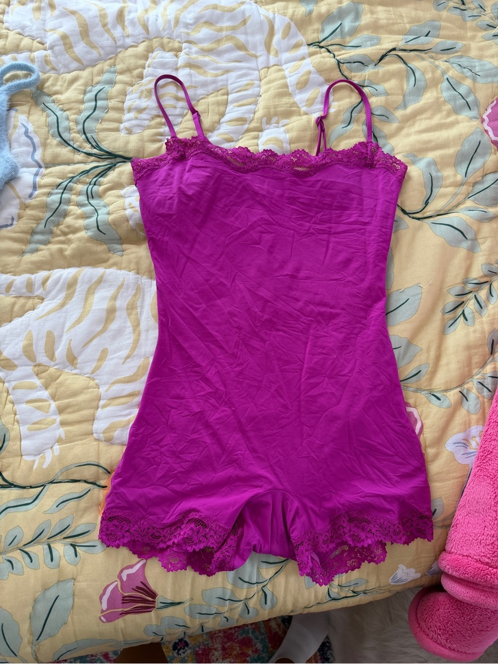 SKIMS Lace-Trim Satin Romper - Fuchsia